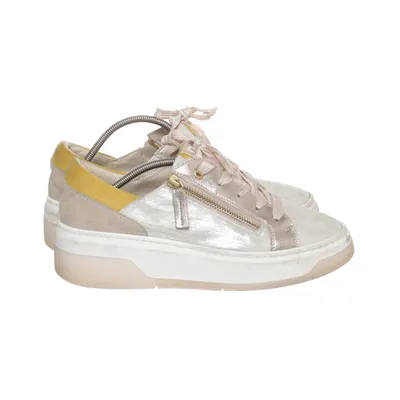 Sneakers (Silver, Yellow, Pink) from DL Sport