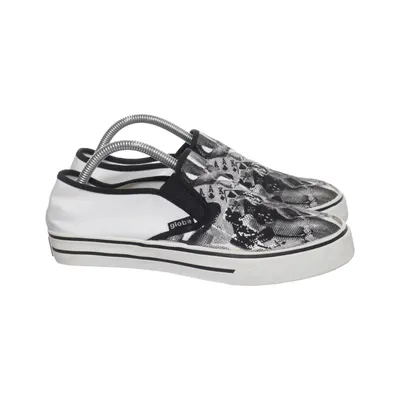 Slip-ons (Gotti Cabriolet) from Globe Cotton