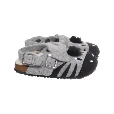 Slippers (Gray, Black) from Impidimpi