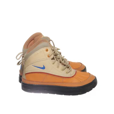Laced boots (Orange, Beige, Black) from Nike ACG