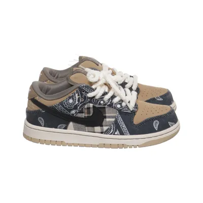 Sneakers (Dunk Low Travis Scott) från Nike SB