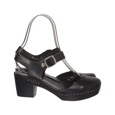 Clogs (Black) from Mohino