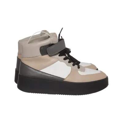 Sneakers (Beige, Wit, Zwart) van Attitude