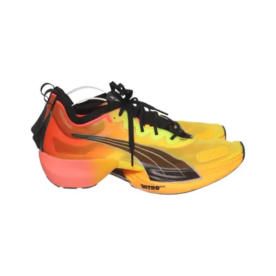 Running shoes (Fast-R) from Puma