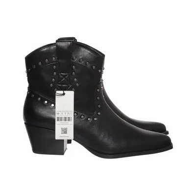 Heeled boots (Black) from Parfois