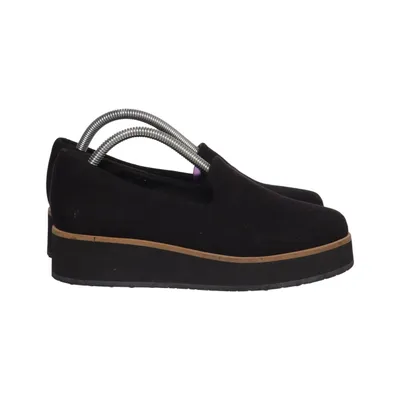 Walking shoes (Black) from Gram