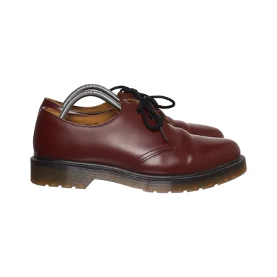 Derbyskor (B0500) från Dr. Martens