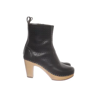 Clogs (Black) from Swedish Hasbeens