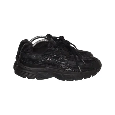 Baskets (Initiator) de Nike