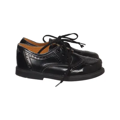 Brogues (Svart) från Kavat Skinn