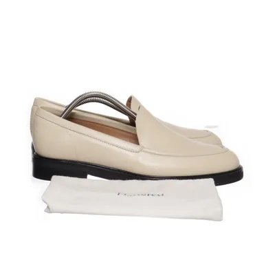 Loafers (Beige) från Flattered