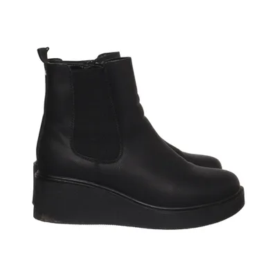 Wedges (Black) from Clou
