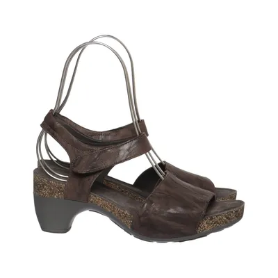 Sandals (Brown) from Think! Leather