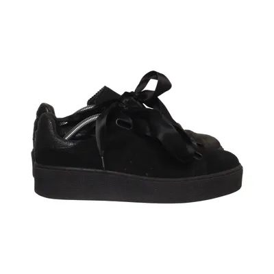 Sneakers (Black) from Nelson