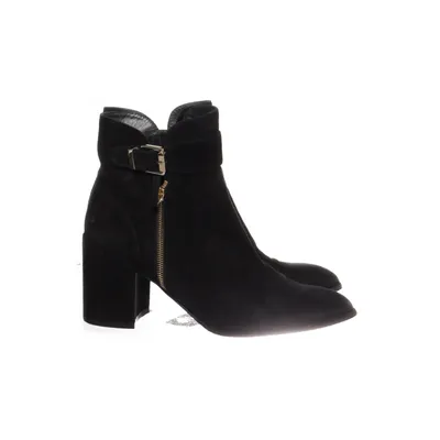 Heeled boots (Black) from Stuart Weitzman