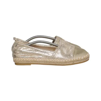 Espadrilles (Gold) from Forever Folie