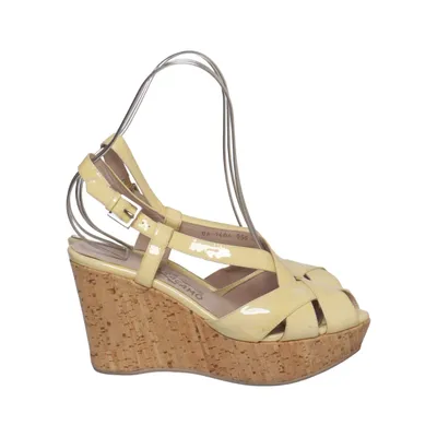 Sleehakken (Beige) van Salvatore Ferragamo Leer