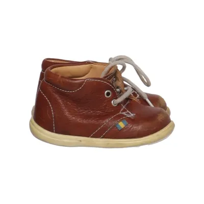 Laced boots (Brown) from Kavat