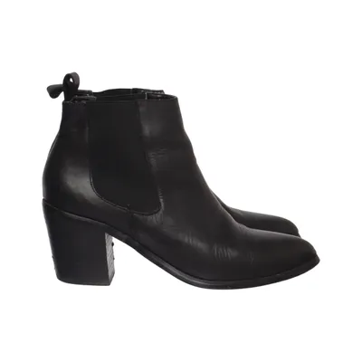 Chelsea boots (Black) from Akira