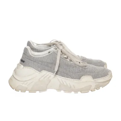 Sneakers (Gray) from Joshua*s