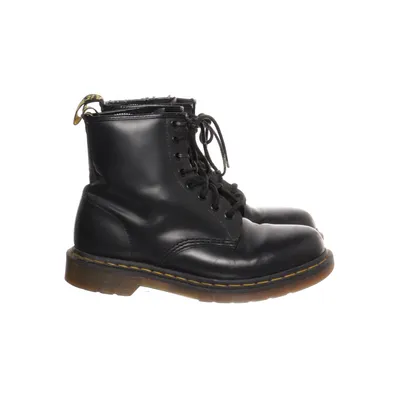 Laced boots (1460) from Dr. Martens