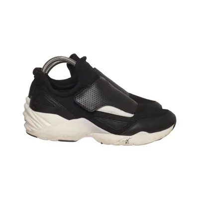Trainingsschoenen (APEXTION MESH W13 BLACK OFF WHITE-W) van Arkk