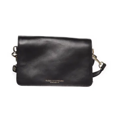 Axelremsväska (Svart) från Tiger of Sweden Skinn