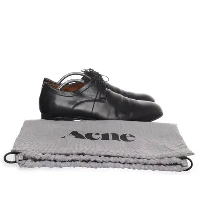Derbyskor (Svart) från Acne Skinn