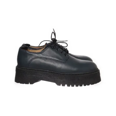 Oxfordskor (COMMAND DERBY SHOE) från Royal Republiq