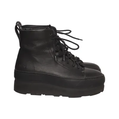 Laced boots (Black) from Gram