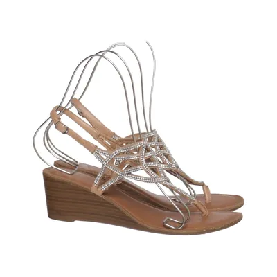 Chaussure compensées (Beige) de Fergalicious by Fergie