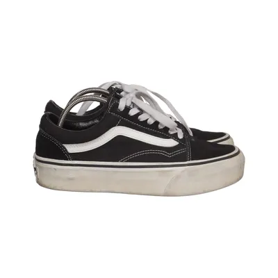 Sneakers (Black, White) from Vans