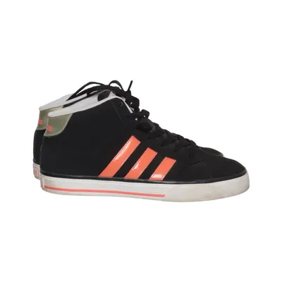 Baskets (Noir, Rouge, Blanc) de Adidas Neo