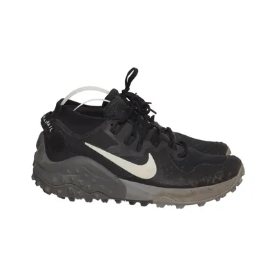 Running shoes (Black, Gray) from Nike