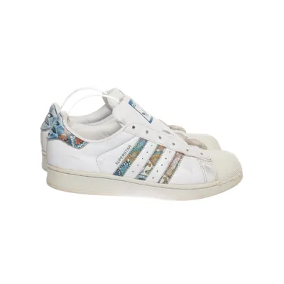 Sneakers (Superstar) from Adidas