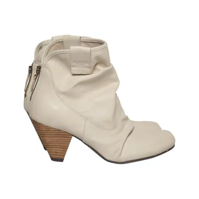 Laarzen met hak (Beige) van Lavorazione Artigiana