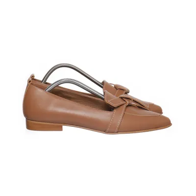 Loafers (Beige) from Flattered