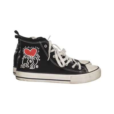 Chaussures en toile (Noir) de Keith Haring