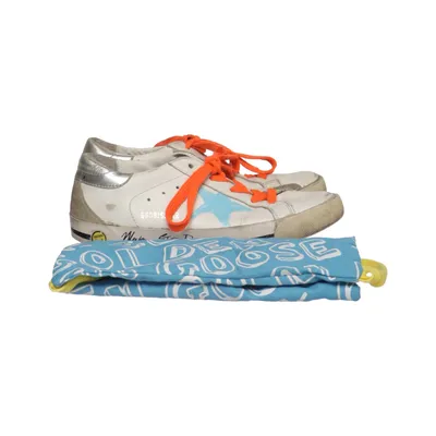 Baskets (Blanc, Bleu, Orange) de Golden Goose