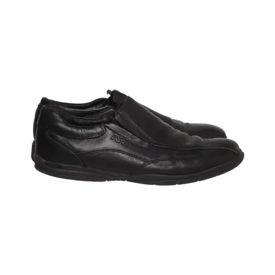 Loafers (Black) from Memphis One