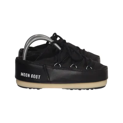 Boots (Moon Boot) from Moon Boot