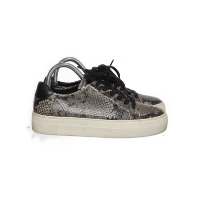 Baskets (Gris) de Aria