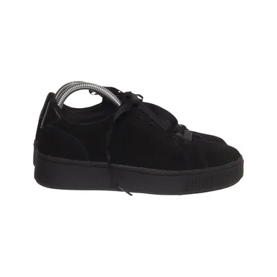 Sneakers (Black) from SOC