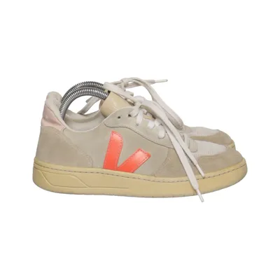 Trainers (V-10) from Veja
