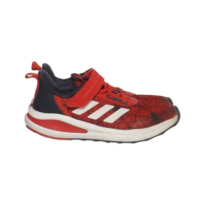 Baskets (Rouge, Noir, Blanc) de Adidas x Marvel