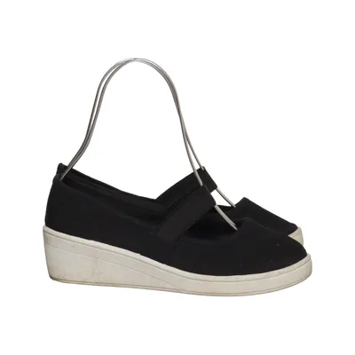 Wedges (Black) from Gyllene Gripen