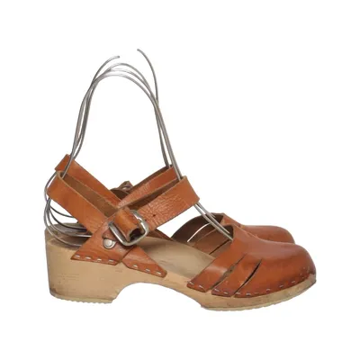 Clogs (Brown) from Akira