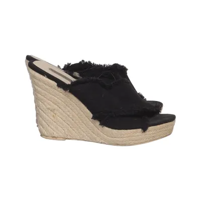 Sleehakken (Zwart, Beige) van NLY Shoes