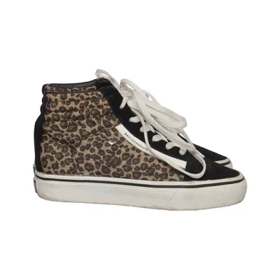 Sneakers (MACK MID PLATFORM) från British Knights Skinn