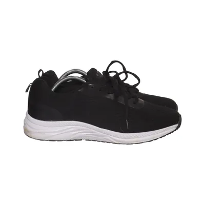 Trainers (Black, White) from Kayoba